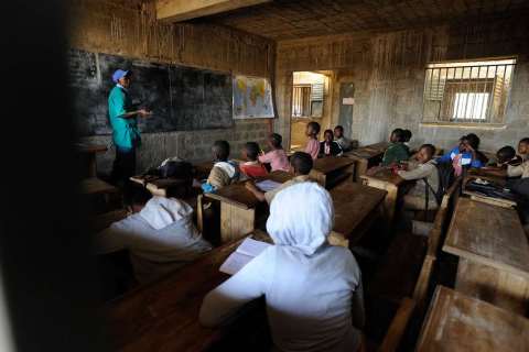 Nel 2019 vengono realizzate tre aule della scuola materna in un edificio a parte